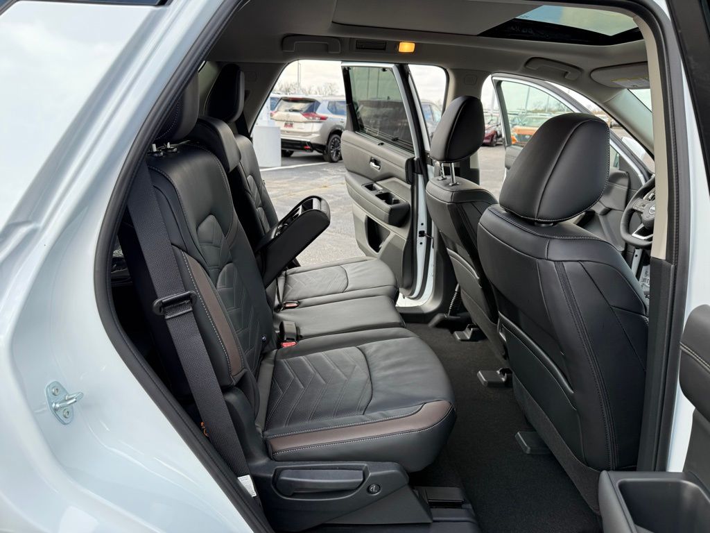 new 2025 Nissan Pathfinder car, priced at $50,017