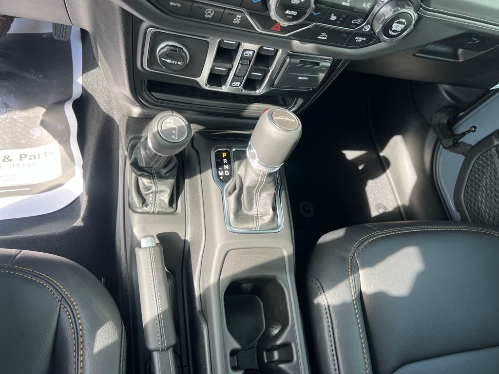 new 2025 Jeep Gladiator car, priced at $46,990