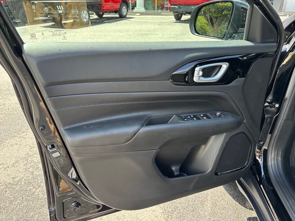 new 2025 Jeep Compass car
