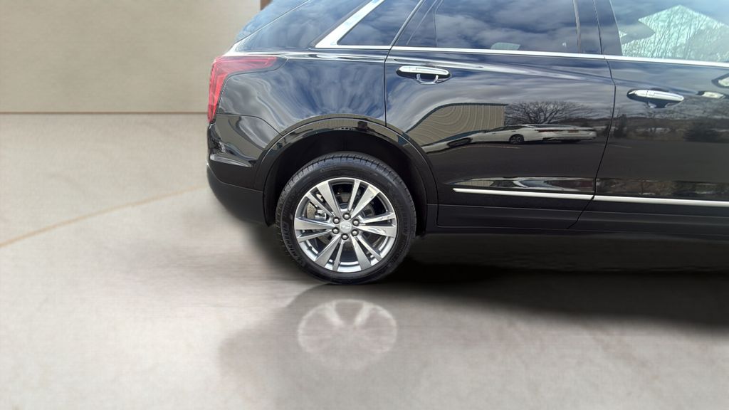 used 2025 Cadillac XT5 car, priced at $46,200