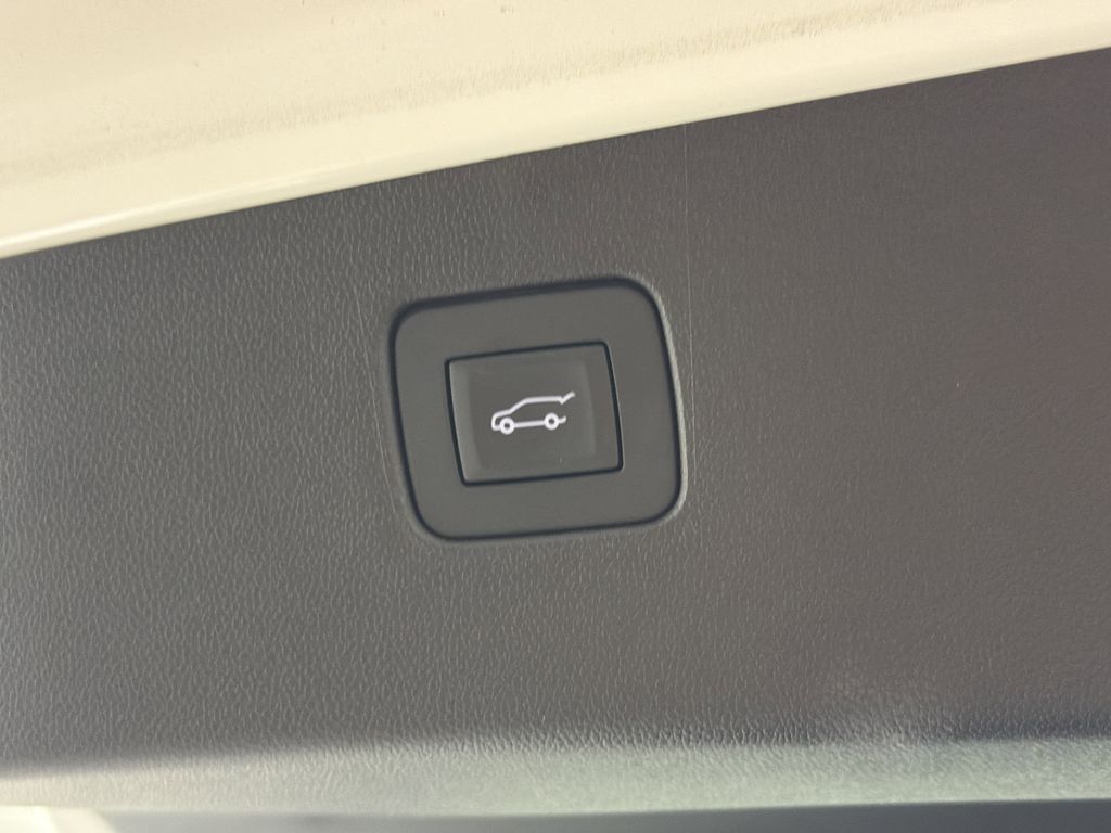 new 2025 Buick Envista car, priced at $24,280