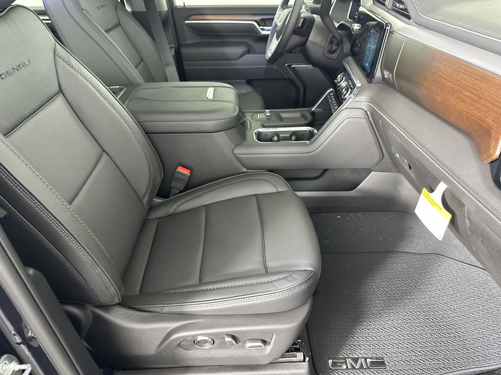 new 2025 GMC Sierra 2500HD car, priced at $87,039