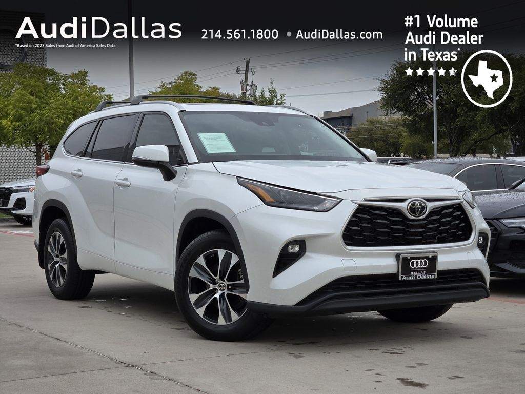 used 2022 Toyota Highlander car, priced at $35,971
