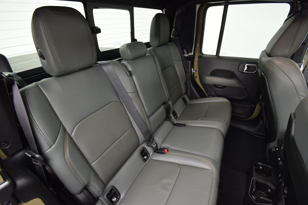 new 2025 Jeep Gladiator car, priced at $55,687