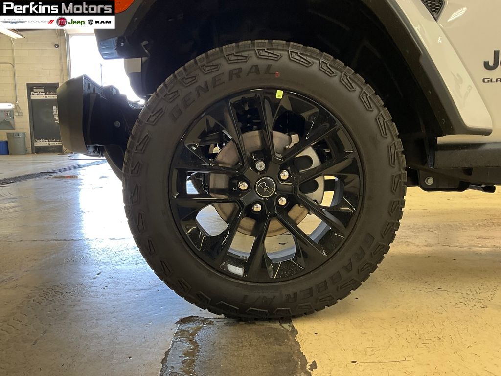 new 2025 Jeep Gladiator car, priced at $39,264
