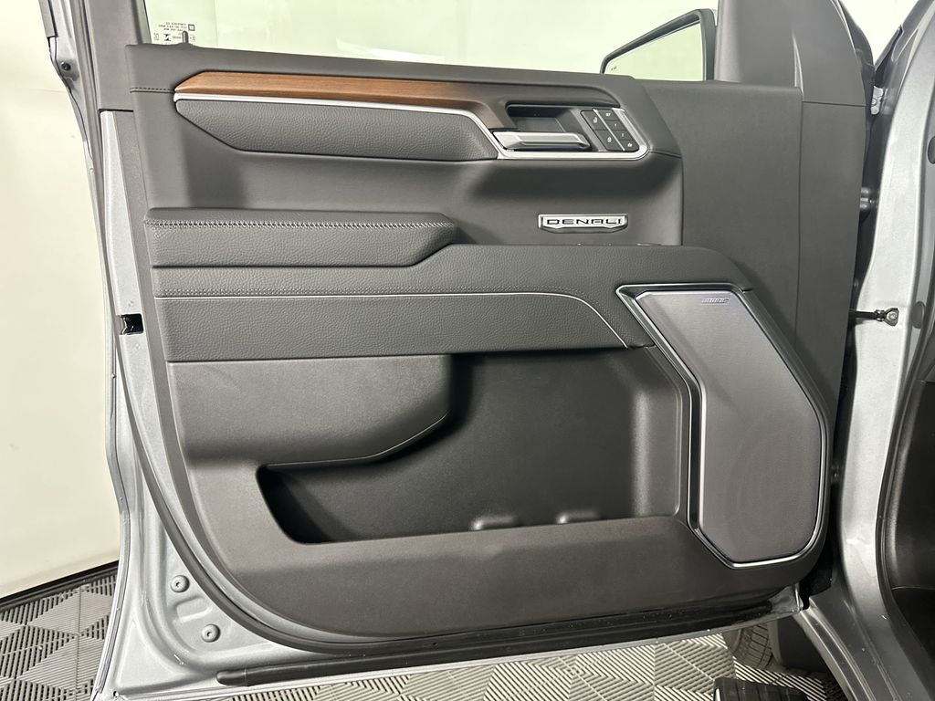 new 2025 GMC Sierra 1500 car, priced at $69,694