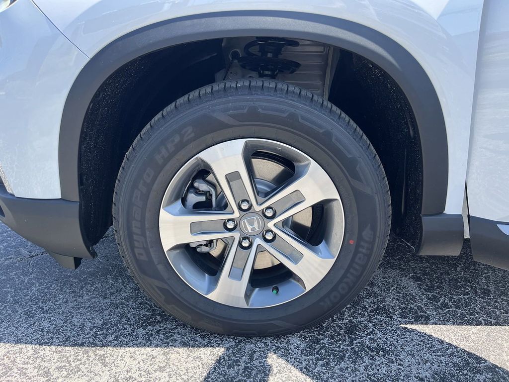 new 2025 Honda Pilot car, priced at $43,589