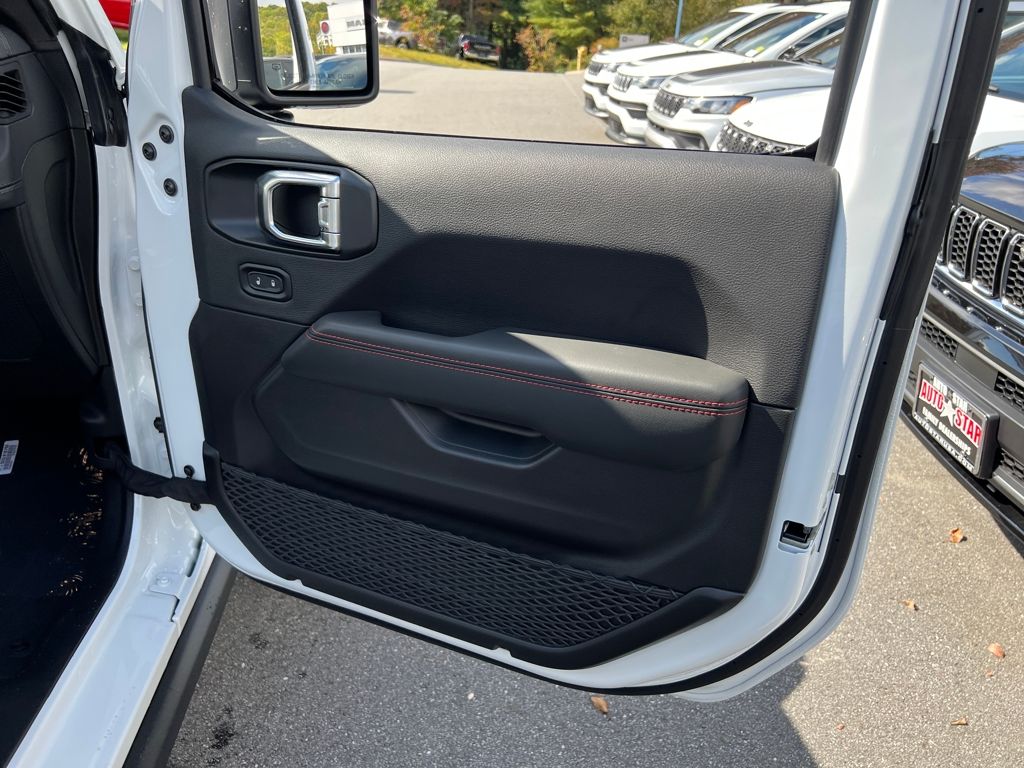 new 2025 Jeep Wrangler car, priced at $64,990