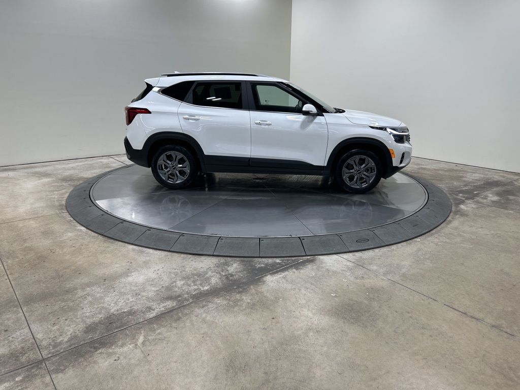 used 2024 Kia Seltos car, priced at $23,374