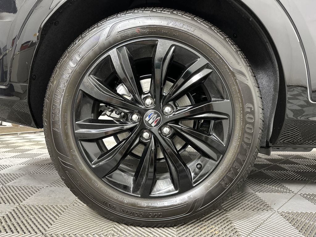 new 2025 Buick Envista car, priced at $29,570