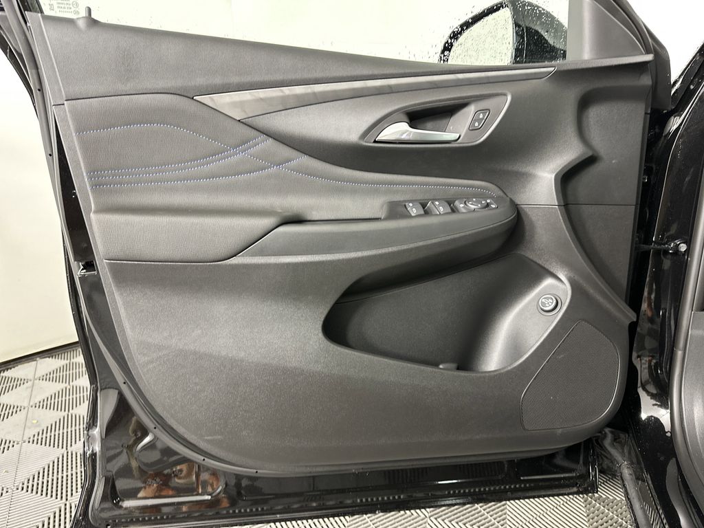 new 2025 Buick Envista car, priced at $29,570