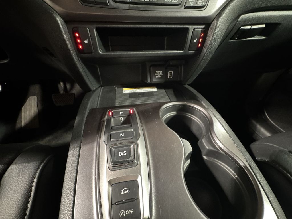used 2022 Honda Pilot car, priced at $33,792