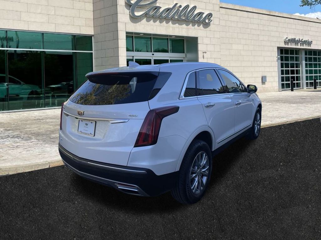 used 2021 Cadillac XT5 car, priced at $30,550