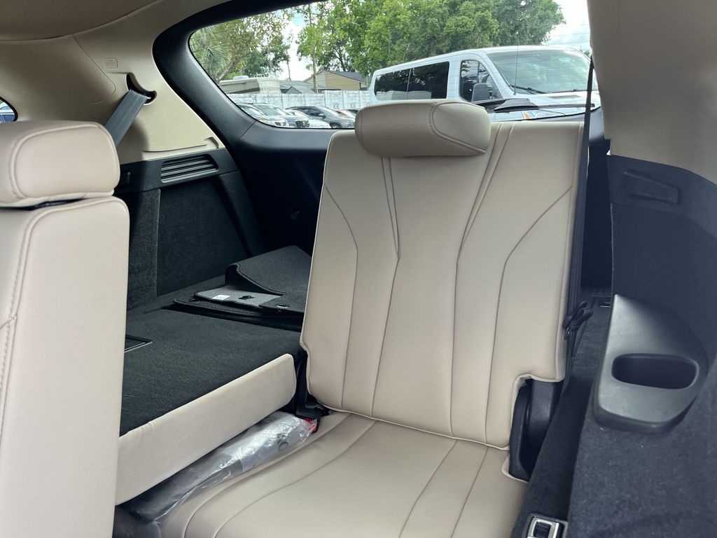 used 2024 Acura MDX car, priced at $40,994