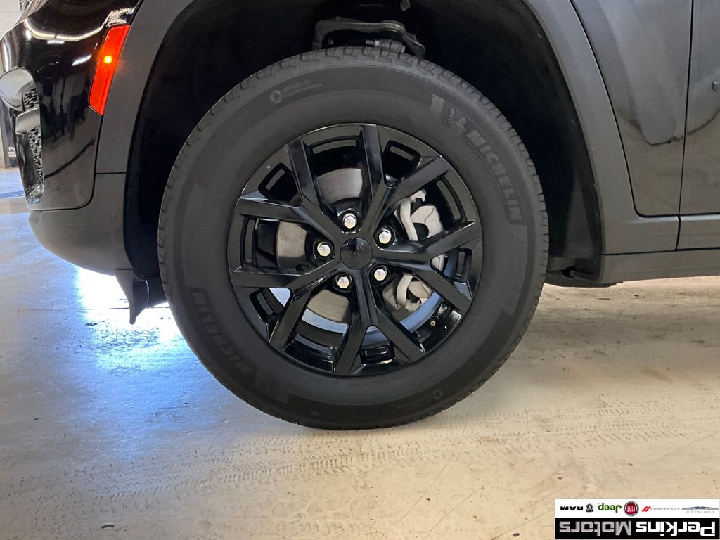 used 2024 Jeep Grand Cherokee car, priced at $36,958