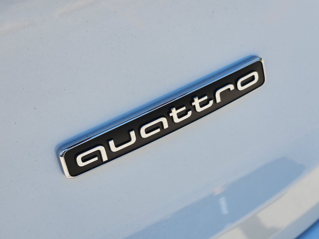 new 2025 Audi Q7 car, priced at $77,840