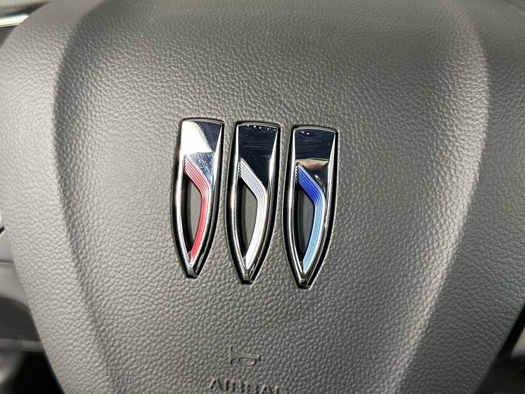 new 2025 Buick Envista car, priced at $29,869
