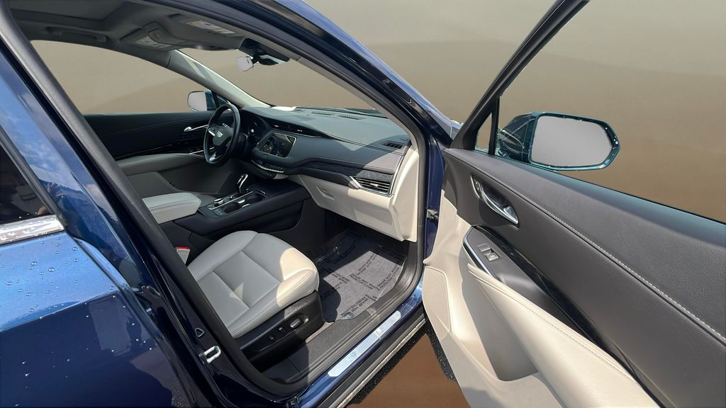 used 2020 Cadillac XT4 car, priced at $24,956