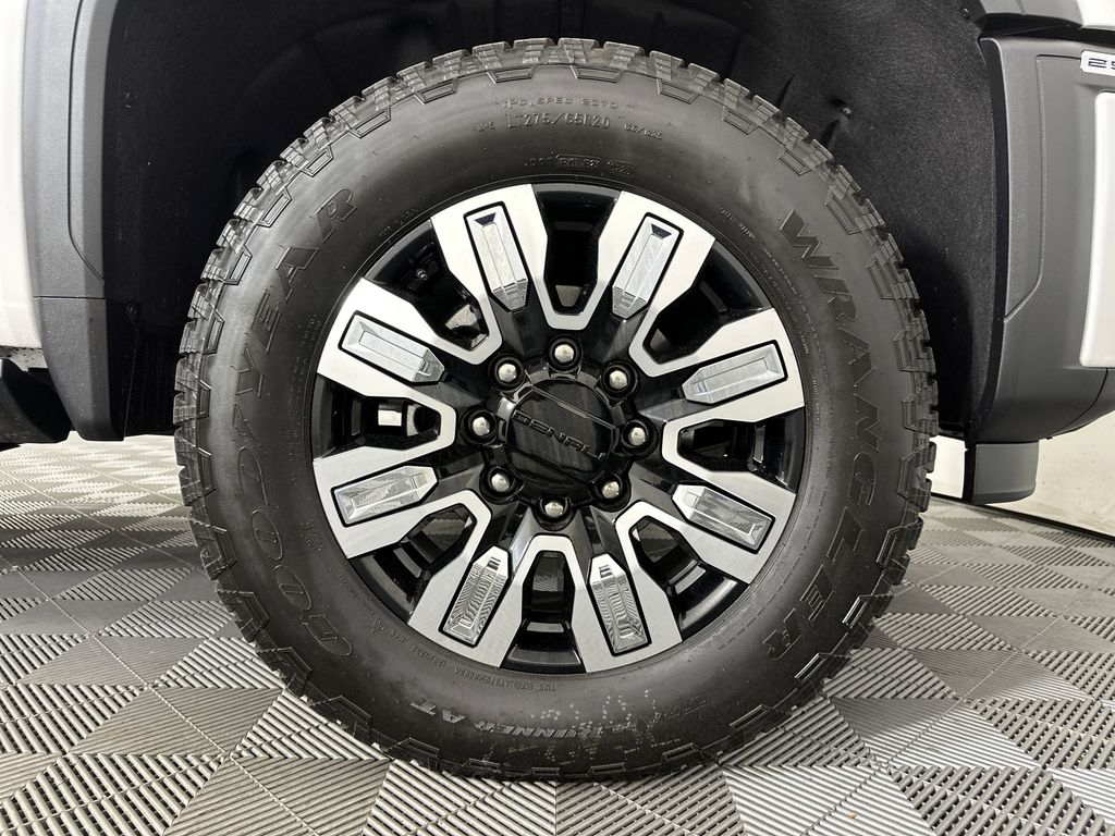 new 2025 GMC Sierra 2500HD car, priced at $87,090