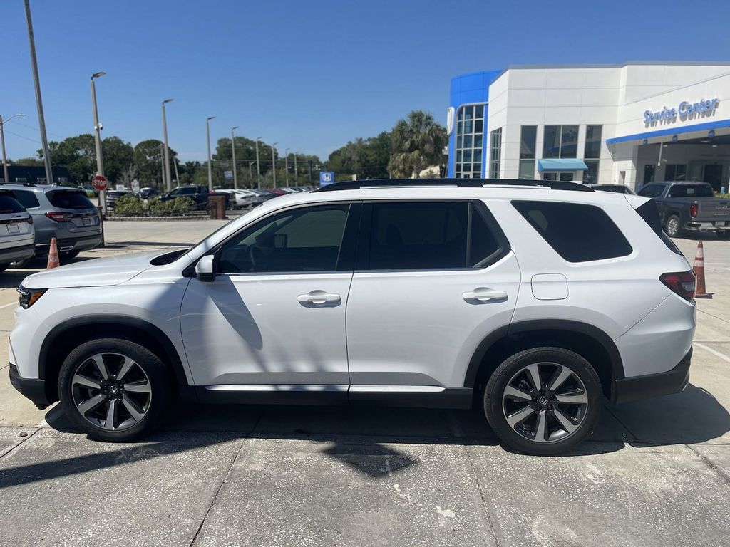 new 2025 Honda Pilot car, priced at $51,450