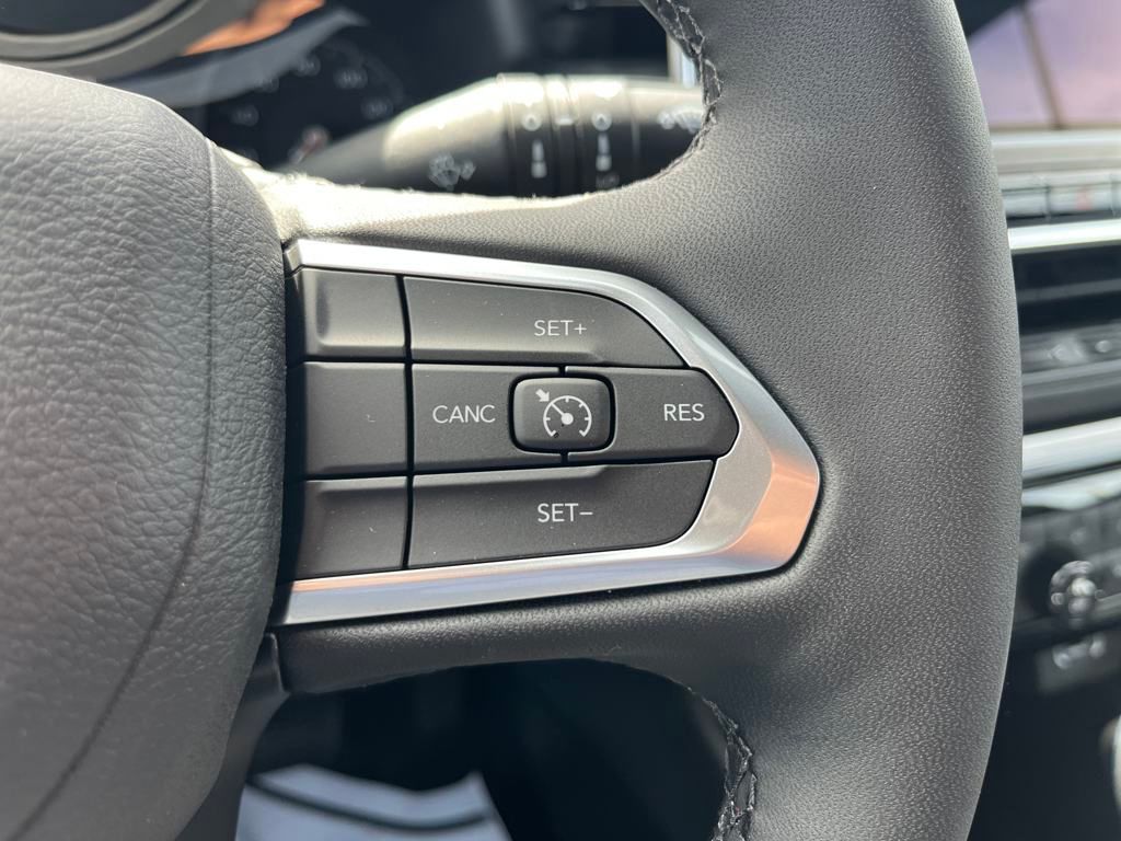 new 2025 Jeep Compass car, priced at $28,990