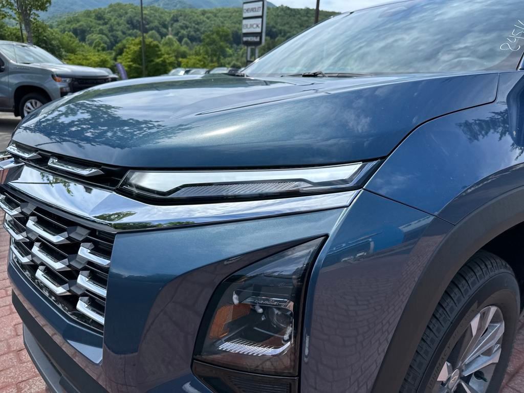 new 2026 Chevrolet Equinox car, priced at $31,995
