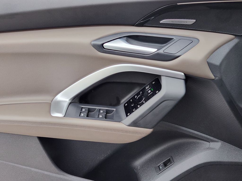 new 2025 Audi Q5 car, priced at $60,975