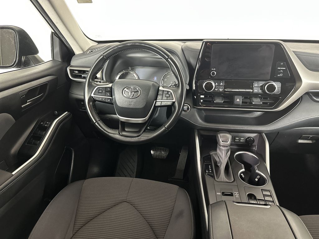 used 2023 Toyota Highlander car, priced at $33,697