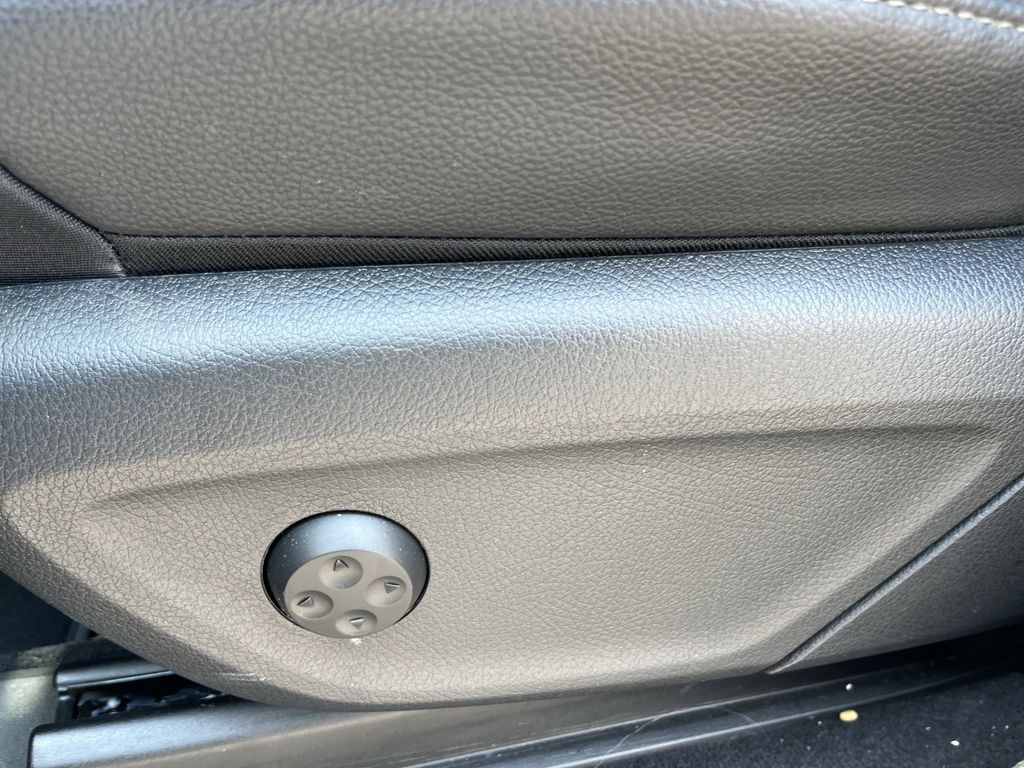 used 2022 Mercedes-Benz GLE car, priced at $45,991