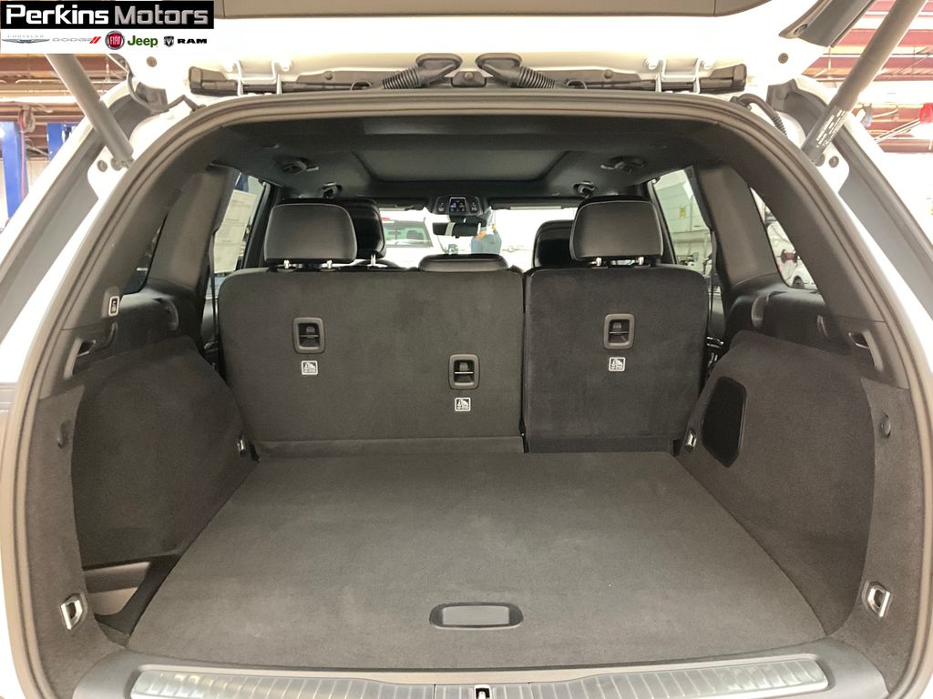 new 2025 Jeep Grand Cherokee car, priced at $59,332