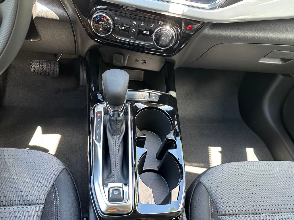 new 2025 Chevrolet Trax car, priced at $24,095