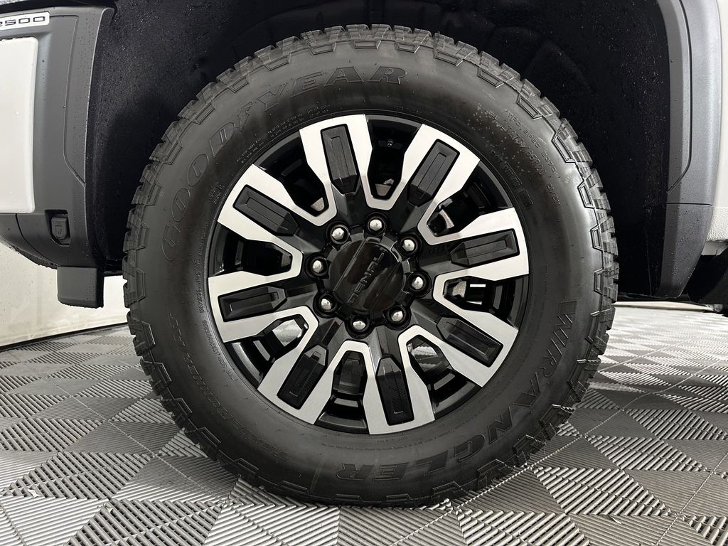 new 2025 GMC Sierra 2500HD car, priced at $93,552