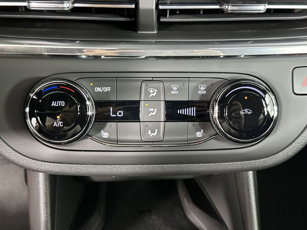 new 2025 Buick Envista car, priced at $27,375