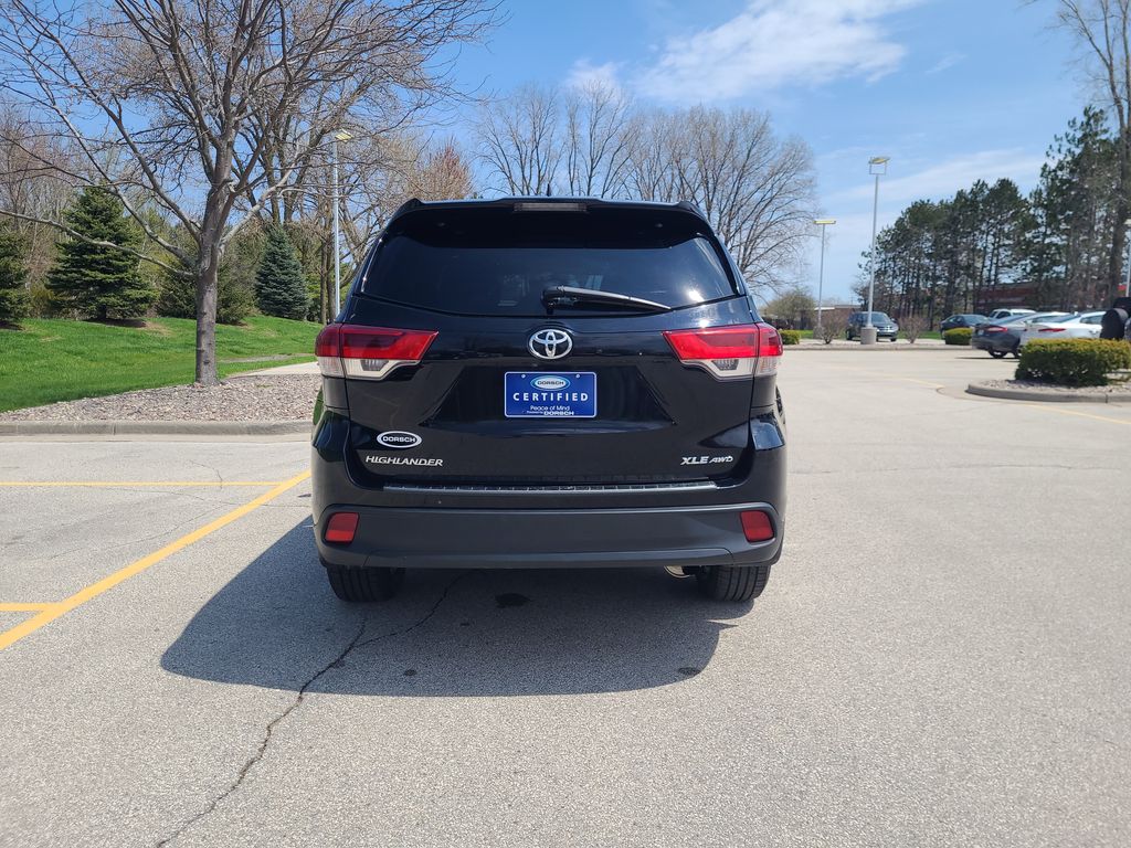used 2019 Toyota Highlander car, priced at $29,986
