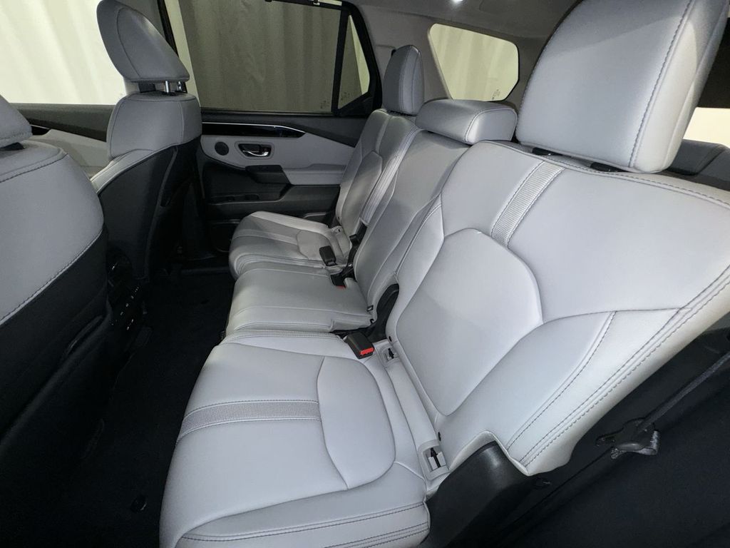 new 2025 Honda Pilot car, priced at $47,050