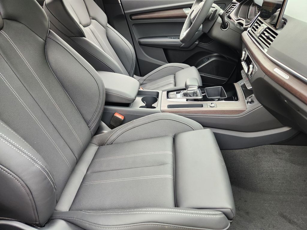new 2025 Audi Q5 e car, priced at $69,385