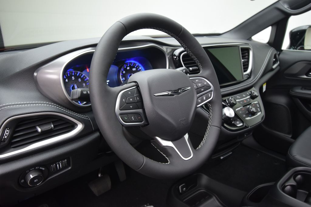 new 2026 Chrysler Pacifica car, priced at $39,642