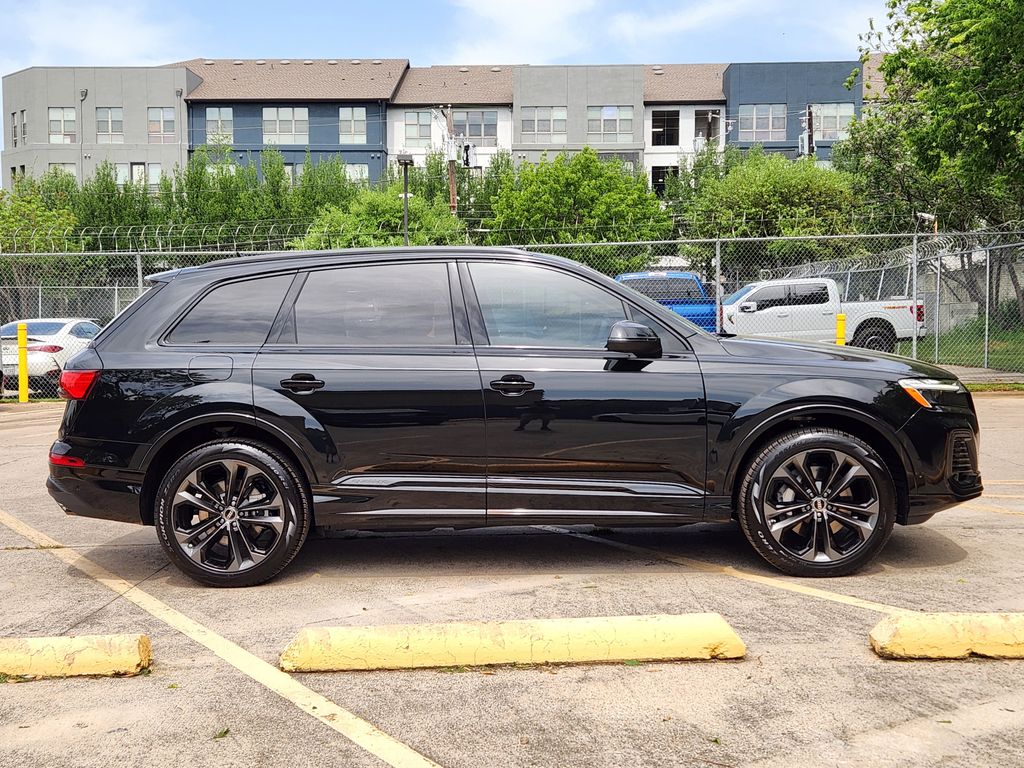 new 2025 Audi Q7 car, priced at $77,750