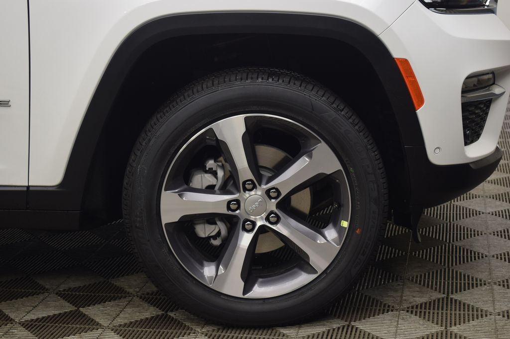 new 2025 Jeep Grand Cherokee car, priced at $52,938