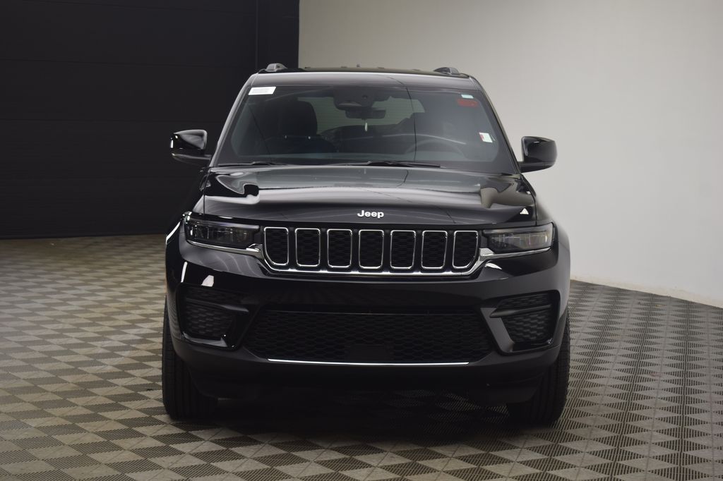 new 2025 Jeep Grand Cherokee car, priced at $40,067