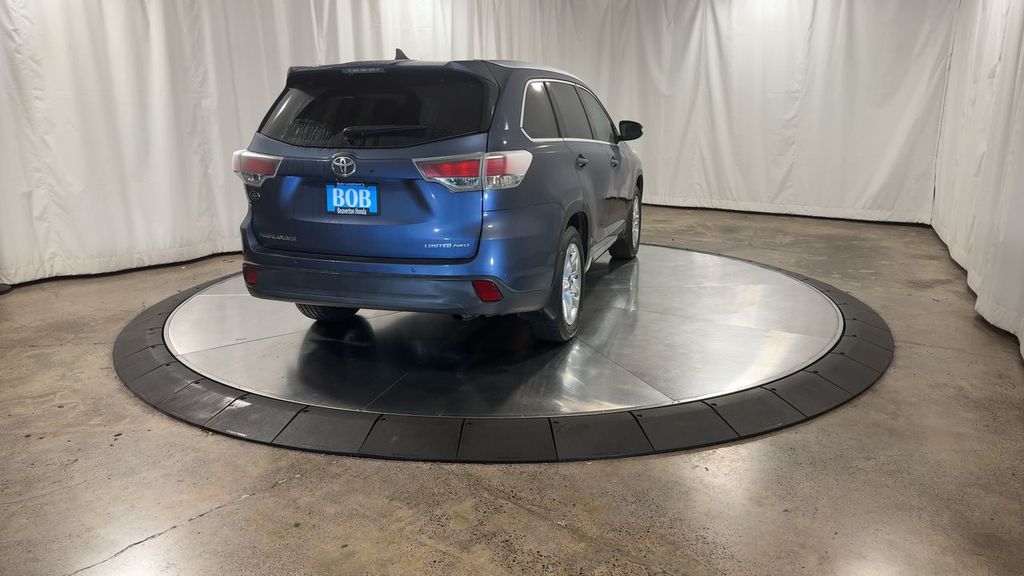 used 2016 Toyota Highlander car, priced at $19,458
