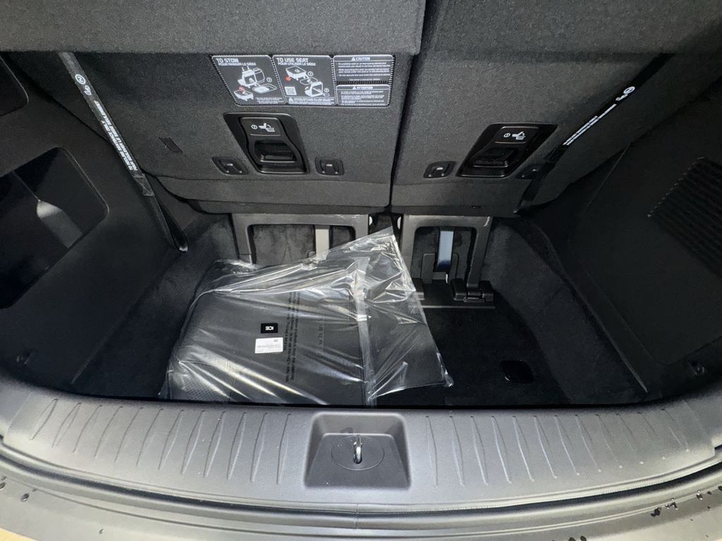 new 2025 Kia Carnival car, priced at $47,912
