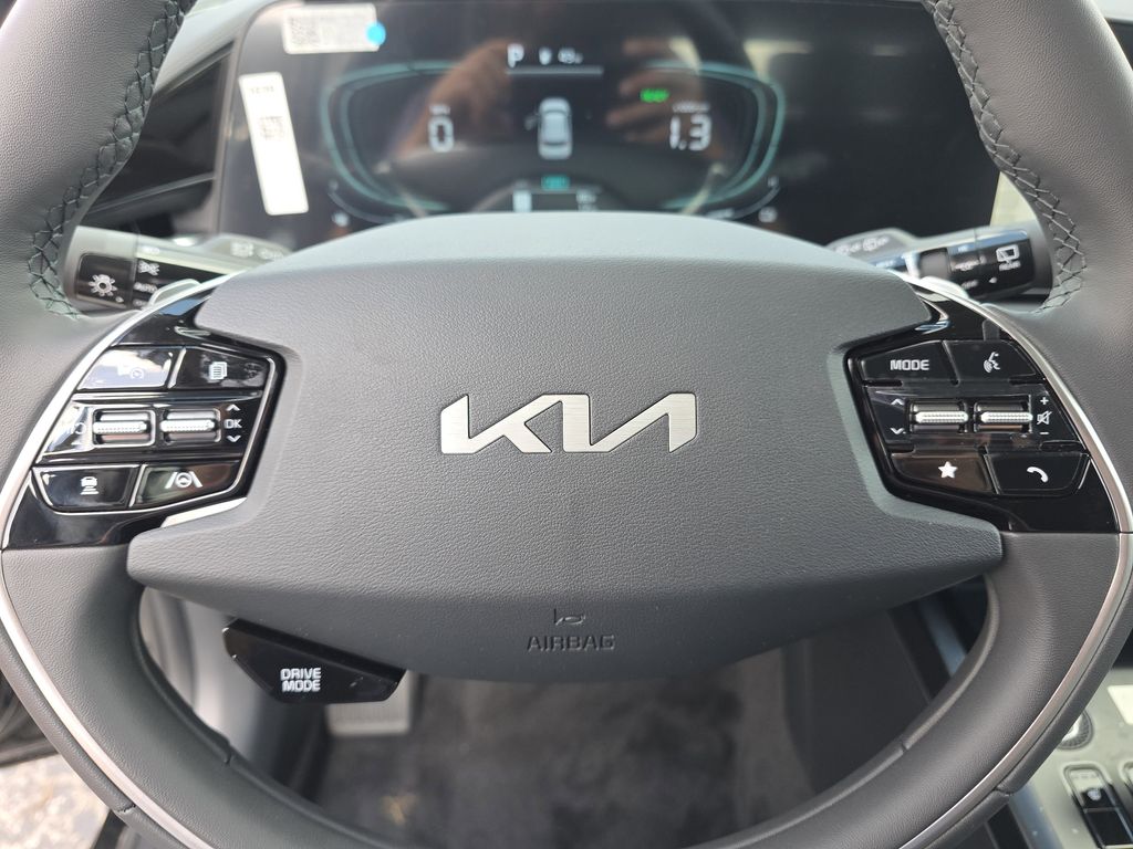 new 2025 Kia Niro car, priced at $30,220