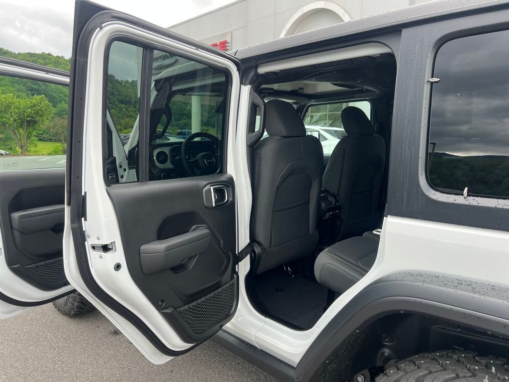 new 2025 Jeep Wrangler car, priced at $45,868