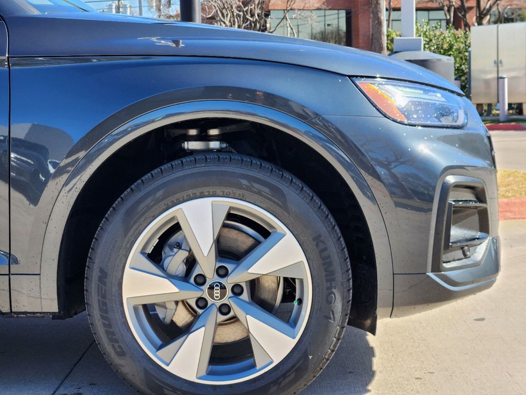 new 2025 Audi Q5 car, priced at $50,250