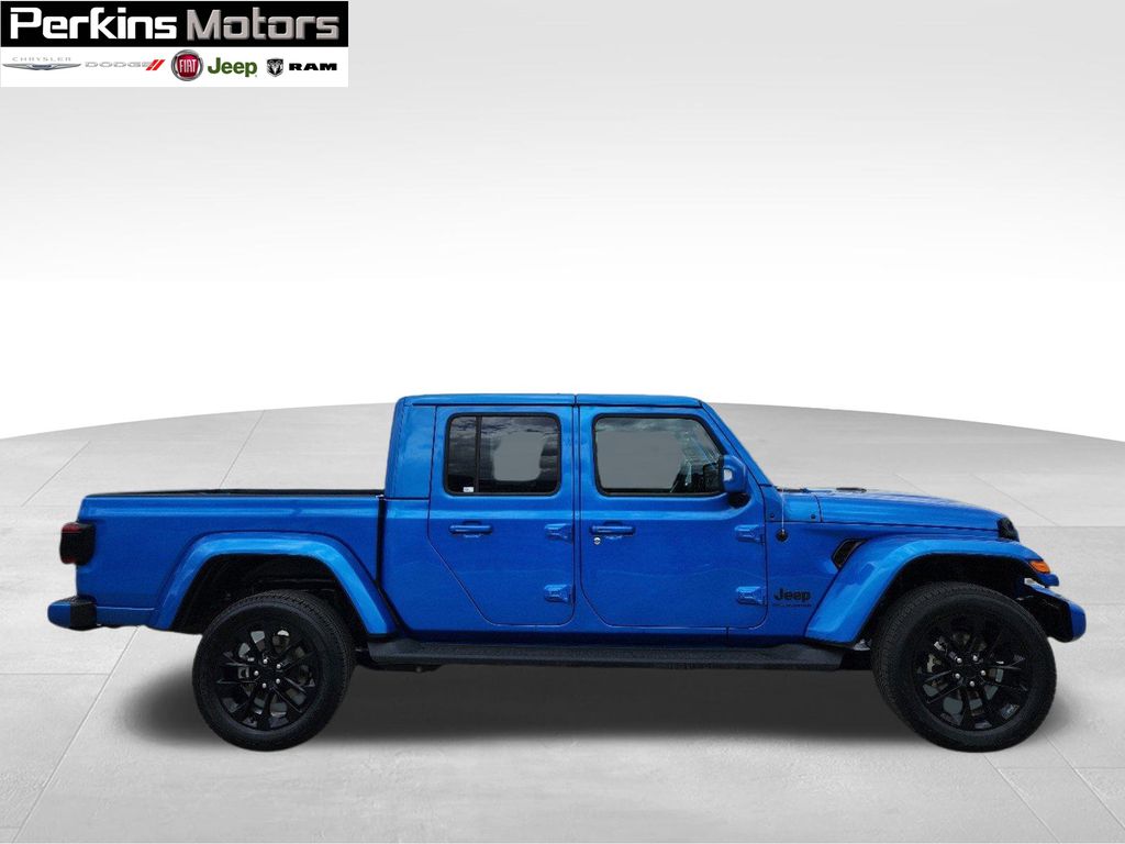 used 2023 Jeep Gladiator car, priced at $38,062