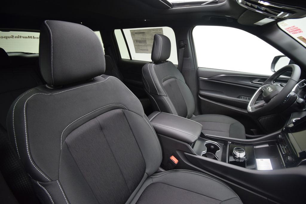 new 2025 Jeep Grand Cherokee L car, priced at $40,360