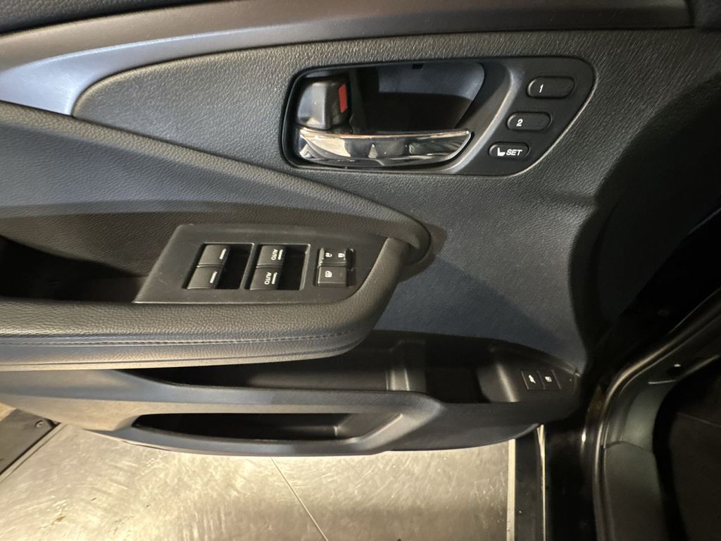 used 2022 Honda Pilot car, priced at $32,841