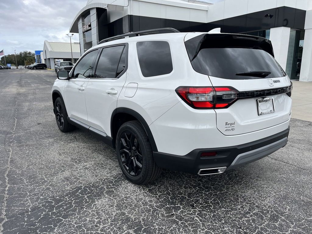 new 2025 Honda Pilot car, priced at $53,350