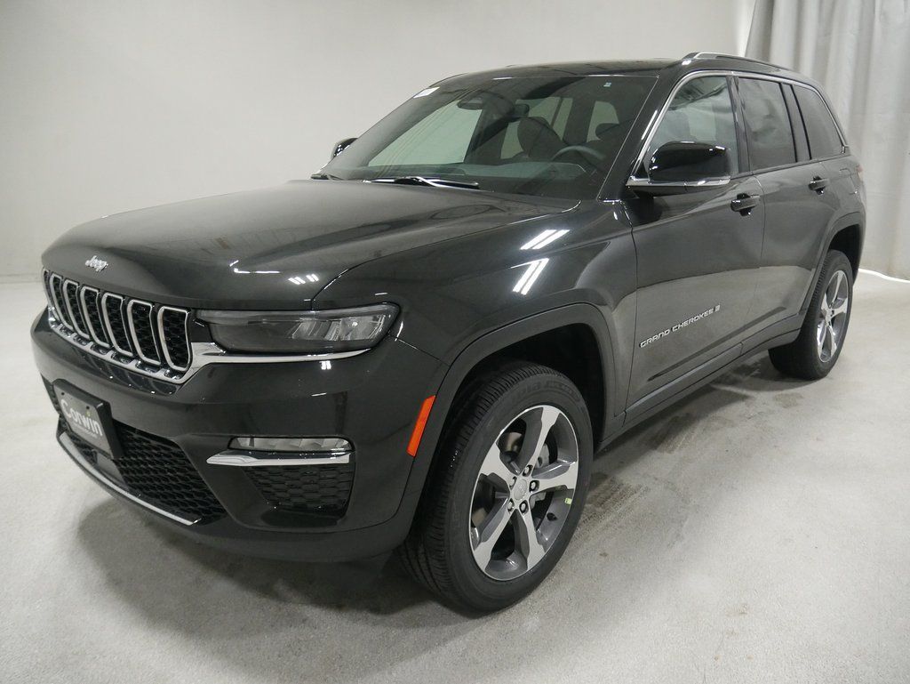 new 2024 Jeep Grand Cherokee car, priced at $47,420